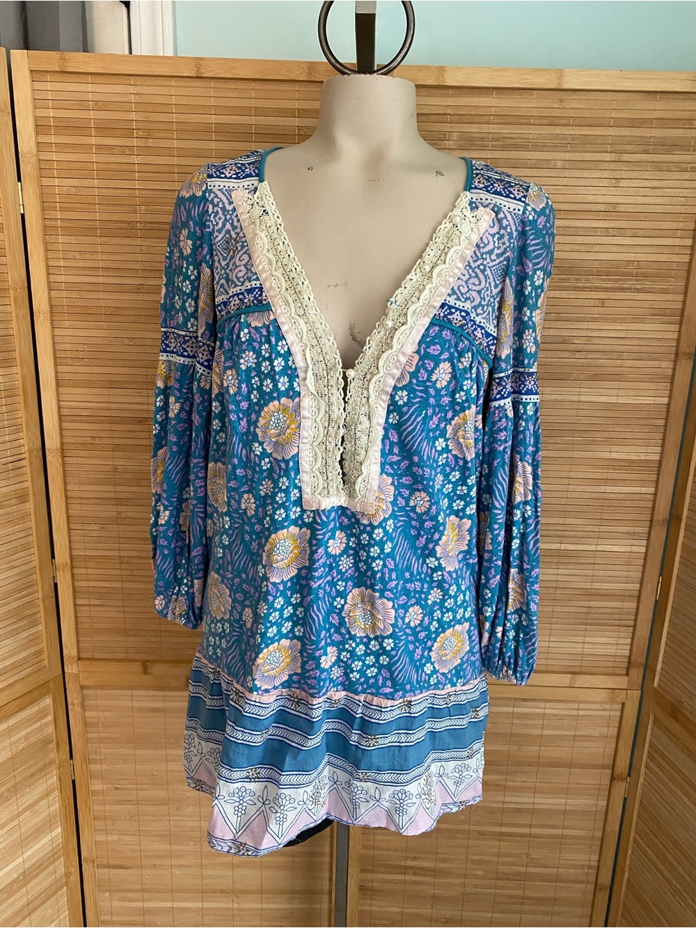 Free People boho Blue Purple Floral Tunic Lace trim Boho Cute 3/4 sleeve medium